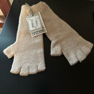 NWT BAREFOOT DREAMS Fingerless Gloves Cozychic - Stone NWT